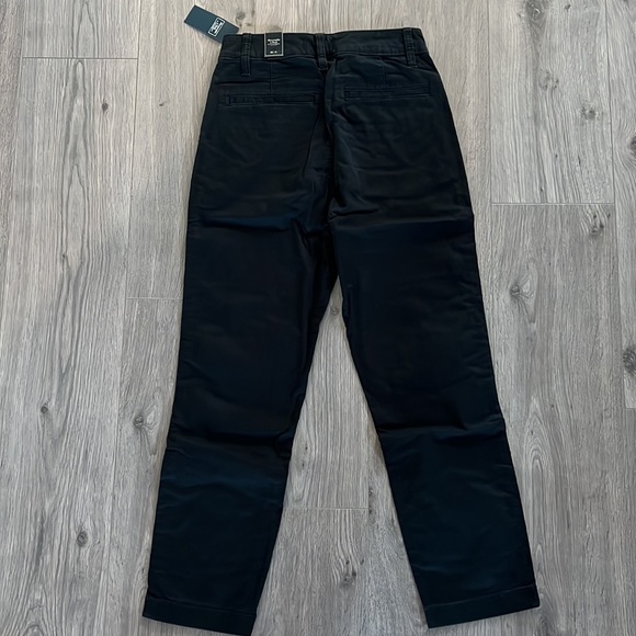 Abercrombie Womens sz2 black cropped pant - Picture 2 of 3